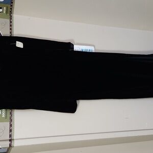 A beautiful dress never been worn,  it was my mother's from the$200 90's then